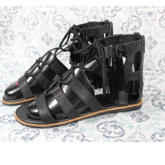 Sorel Women's Gladiator Sandals Black Leather Lace Up Tassel Detail Size 9 - Picture 1 of 7